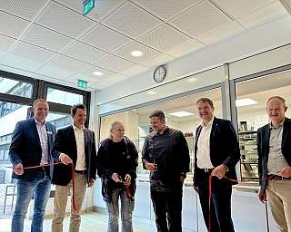 das rote Band wurde zerschnitten
